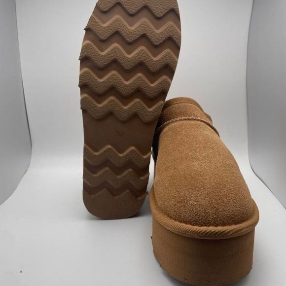 CUSHIONAIRE Women's Cozy Genuine Suede Mule Platform CHESTNUT 7 - Picture 5 of 6